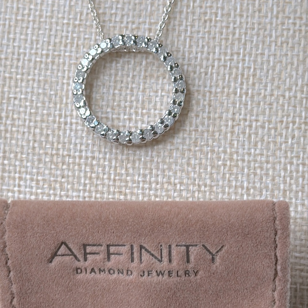 Silver and White Elegant Necklace